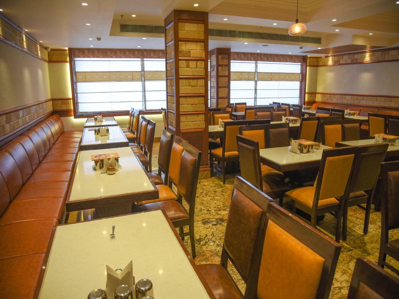 Bharawan Clarks Inn Express Amritsar Exterior foto